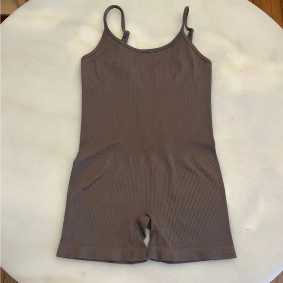 Women’s Yoga One Piece Ribbed Exercise Romper - Picture 2 of 5